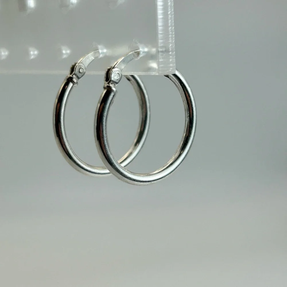 925 Silver Hoop Earrings Stamped 3/4" - Picture 2 of 8